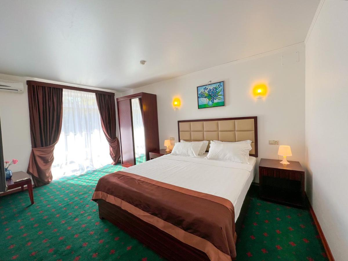 Wellness Park Hotel Gagra All-Inclusive Exterior photo