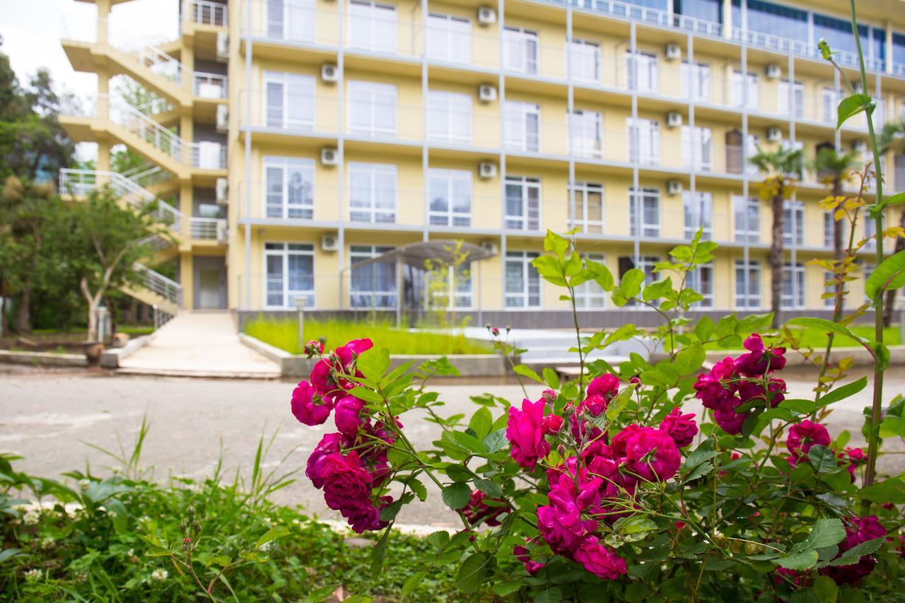 Wellness Park Hotel Gagra All-Inclusive Exterior photo